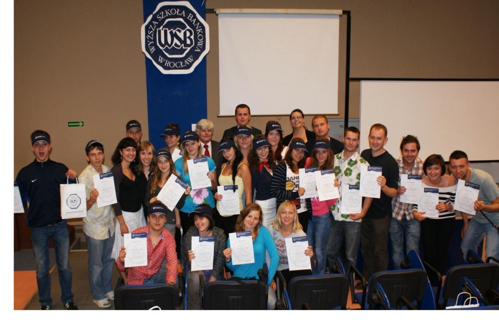 Отримання сертифікатів учасників літньої школи підприємництва 2010, Вища банківська школа у м. Вроцлав, 2010.