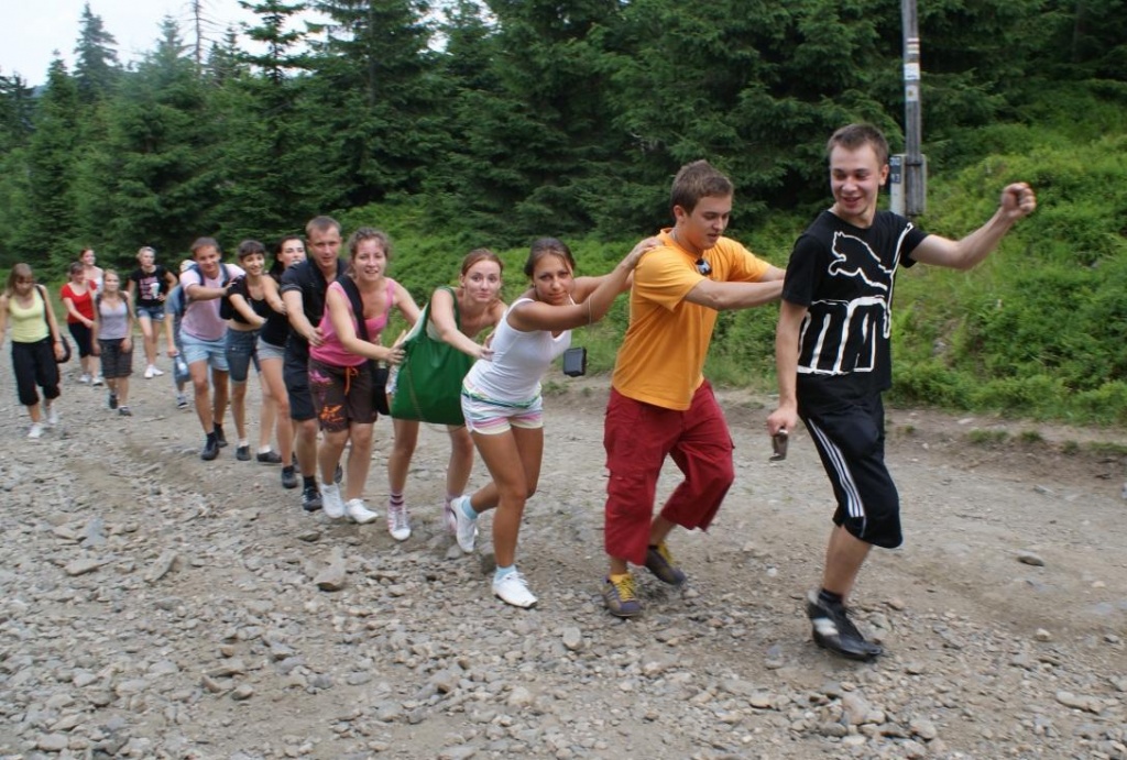 Складний підйом на гору Сніжник, під час якого командний дух студентів НГУ проявився з надзвичайною силою, липень 2010